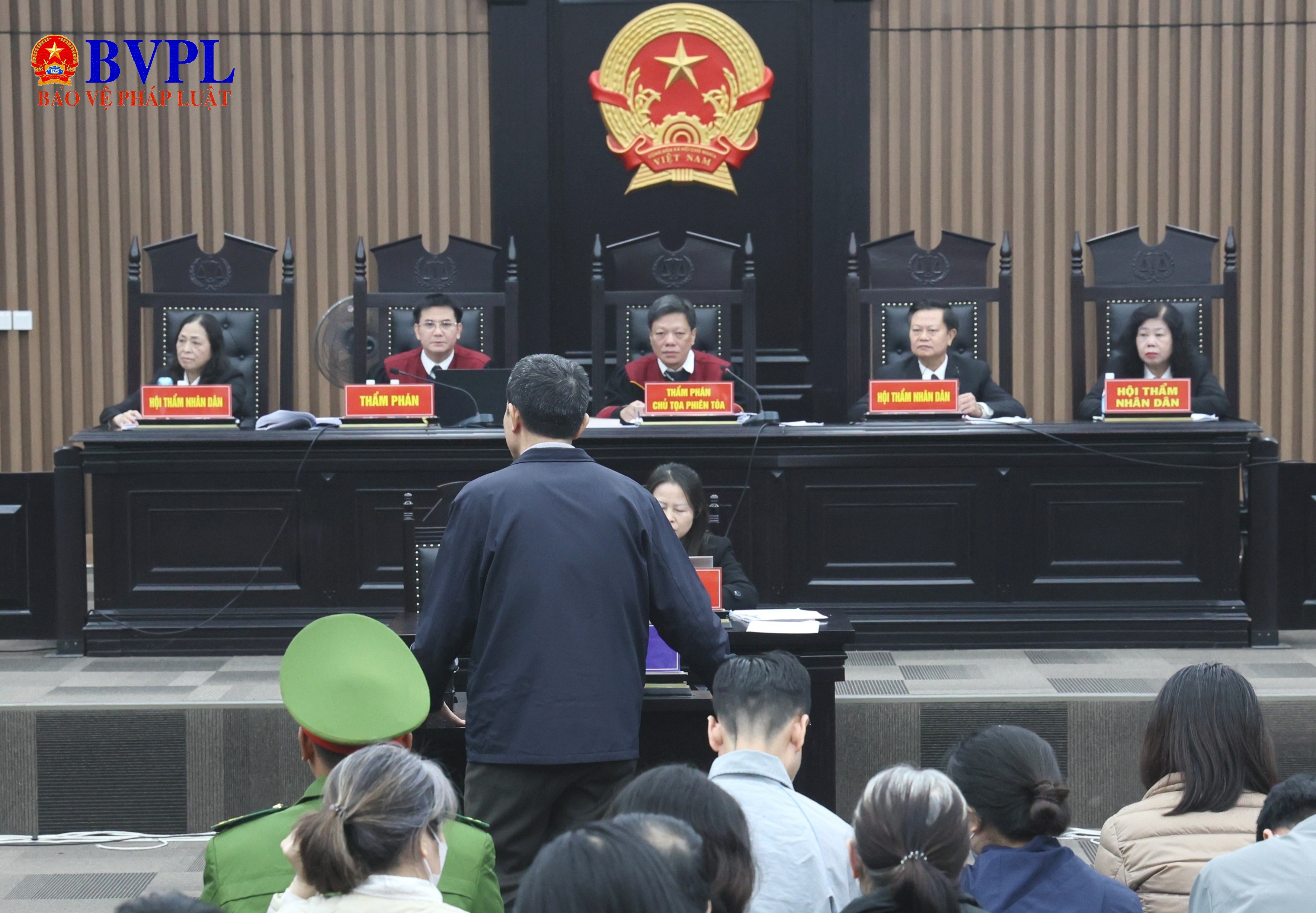 Xây dựng cơ chế lá chắn bảo vệ Thẩm phán khi hành nghề