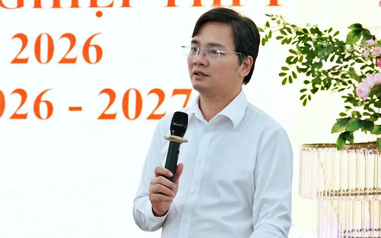 Đình chỉ công tác Giám đốc Sở Giáo dục và Đào tạo tỉnh Tuyên Quang