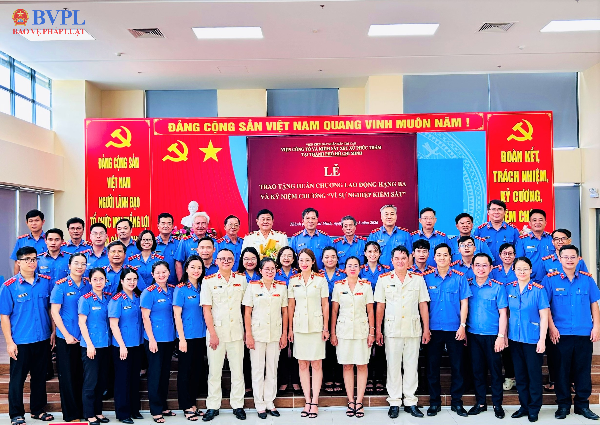 Viện Phúc thẩm 3 trao Huân chương Lao động hạng Ba và Kỷ niệm chương “Vì sự nghiệp Kiểm sát”