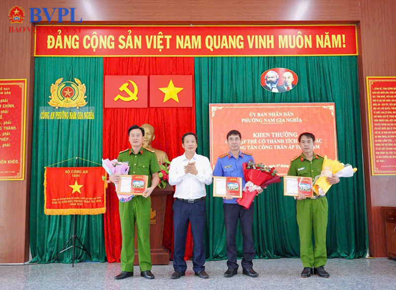 Phối hợp làm rõ 2 vụ án liên quan hơn 10 tỉ đồng, VKSND khu vực 6, tỉnh Lâm Đồng được khen thưởng