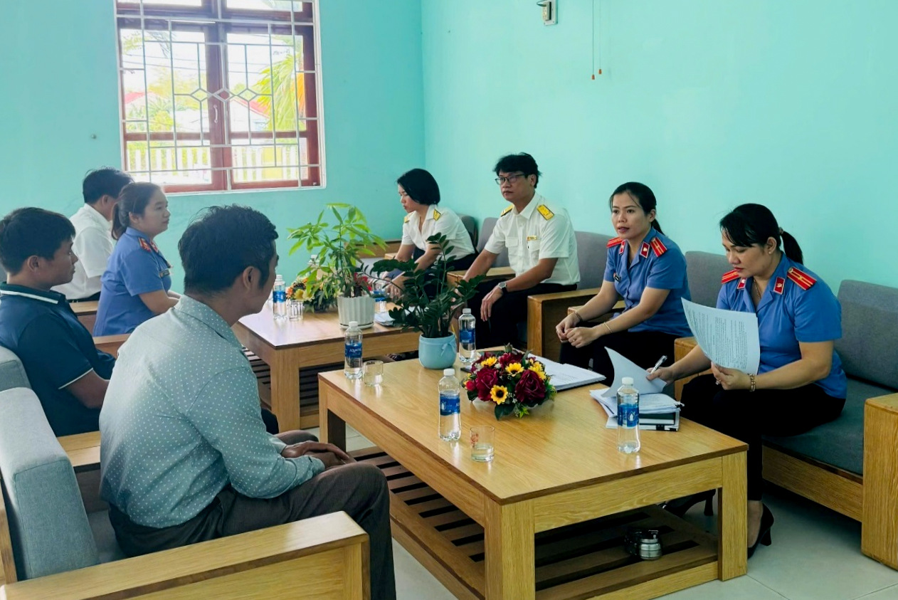 VKSND khu vực 6, TP Đà Nẵng phối hợp thu hồi hơn 304 triệu đồng nợ thuế