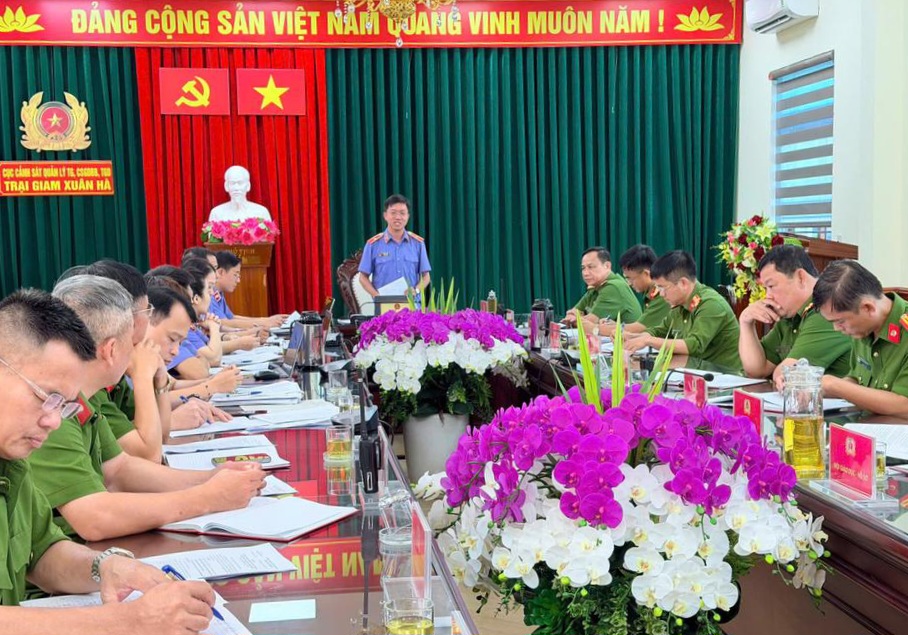 VKSND tỉnh Hà Tĩnh trực tiếp kiểm sát việc thi hành án phạt tù tại Trại giam Xuân Hà