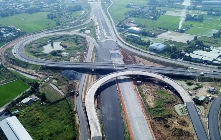 Thủ tướng Đẩy nhanh tiến độ các dự án đường bộ cao tốc khu vực Đông Nam Bộ và Tây Nam Bộ