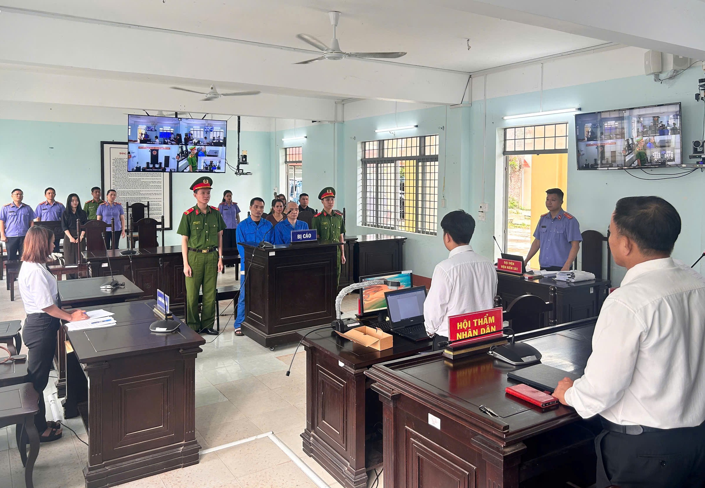 Phối hợp tổ chức phiên tòa trực tuyến vụ án mua bán, tàng trữ trái phép chất ma túy