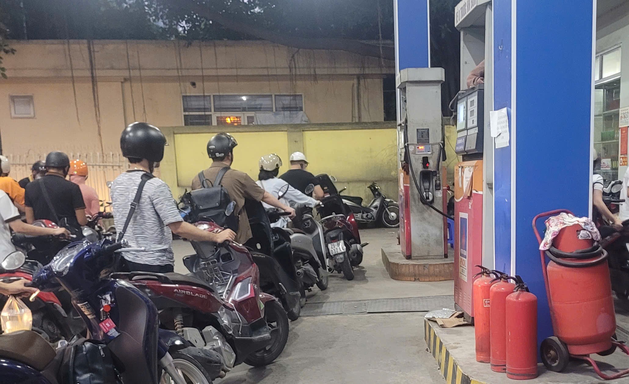 Ngày 13 8 Hầu hết các mặt hàng xăng dầu bán lẻ giảm giá