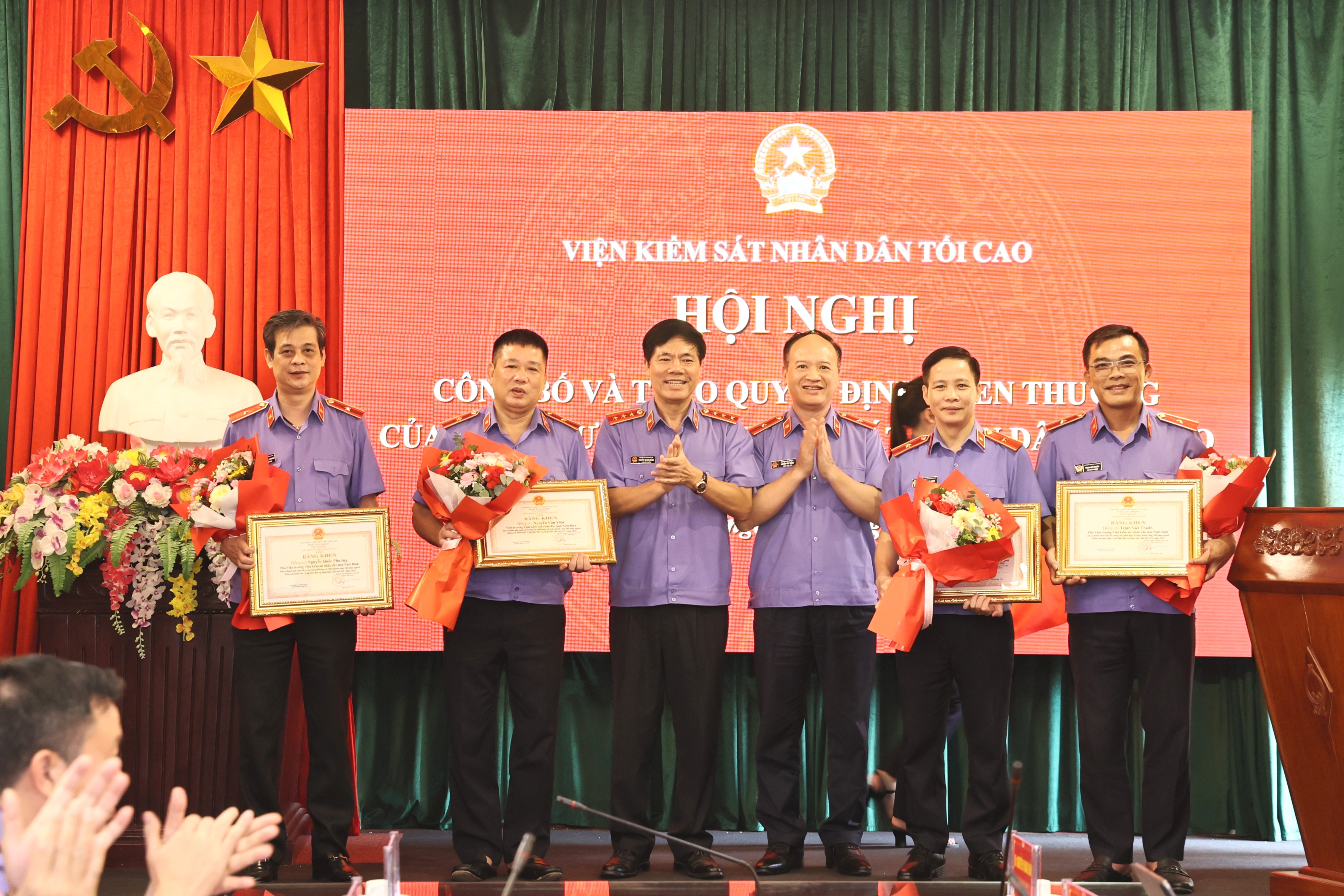 Khen thưởng VKSND tỉnh Ninh Bình trong phối hợp tổ chức Hội thao ngành Kiểm sát nhân dân năm 2026