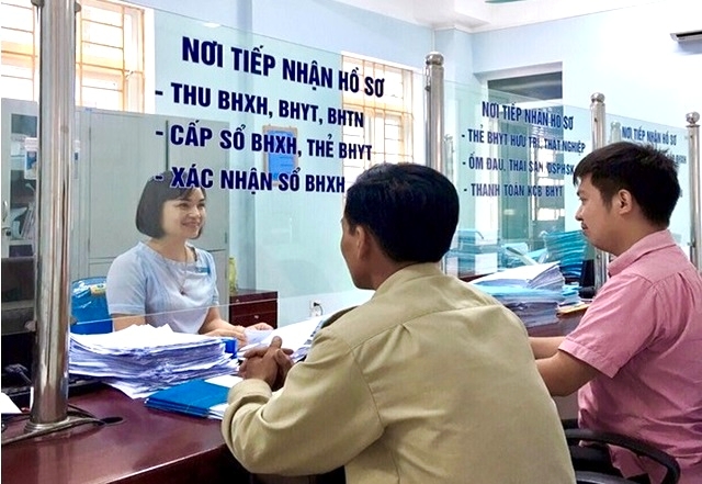 Công ty cũ chưa trả sổ bảo hiểm, cần làm gì để bảo đảm quyền lợi