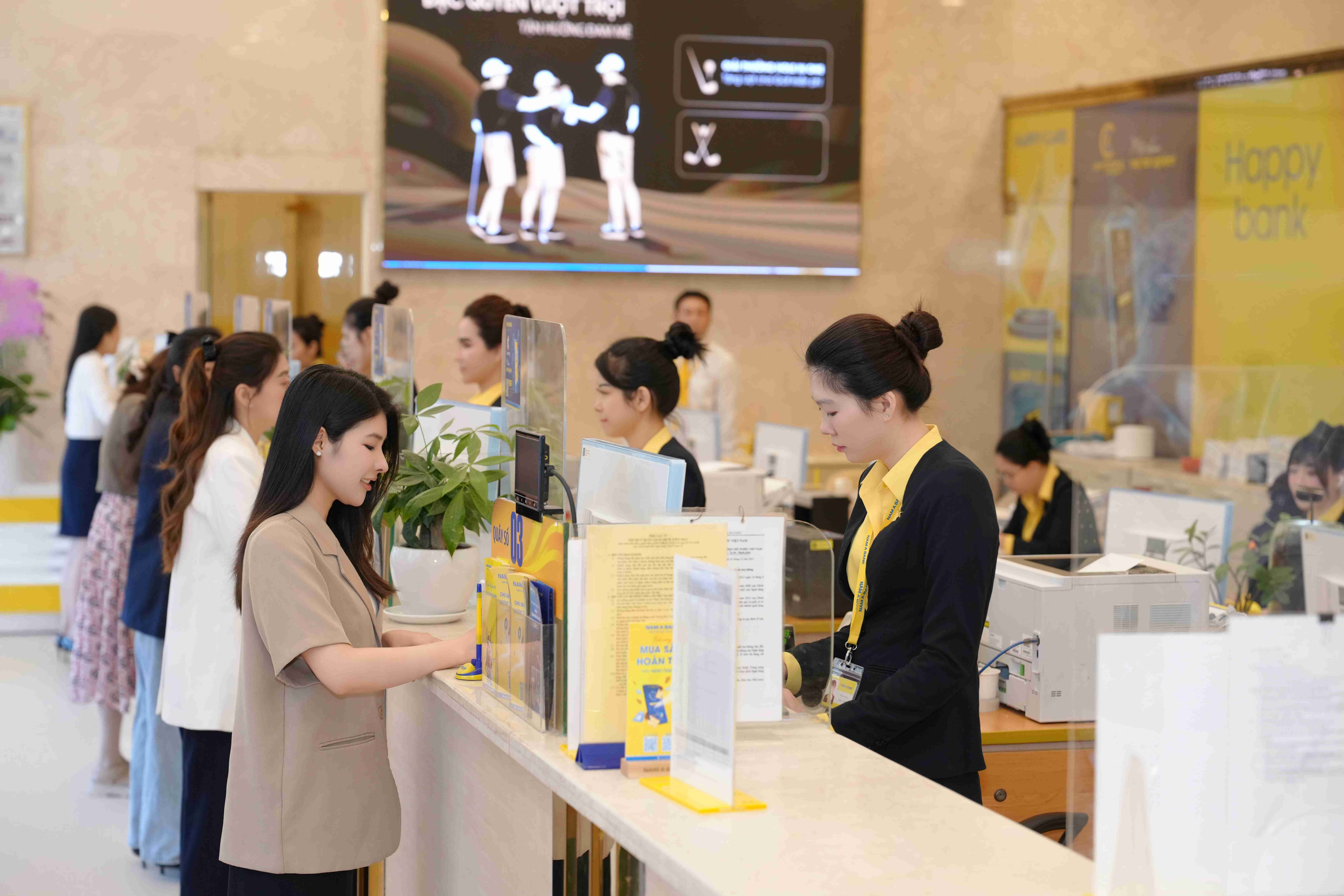 Nam A Bank Củng cố vị thế top 15 trên thị trường với định giá hấp dẫn