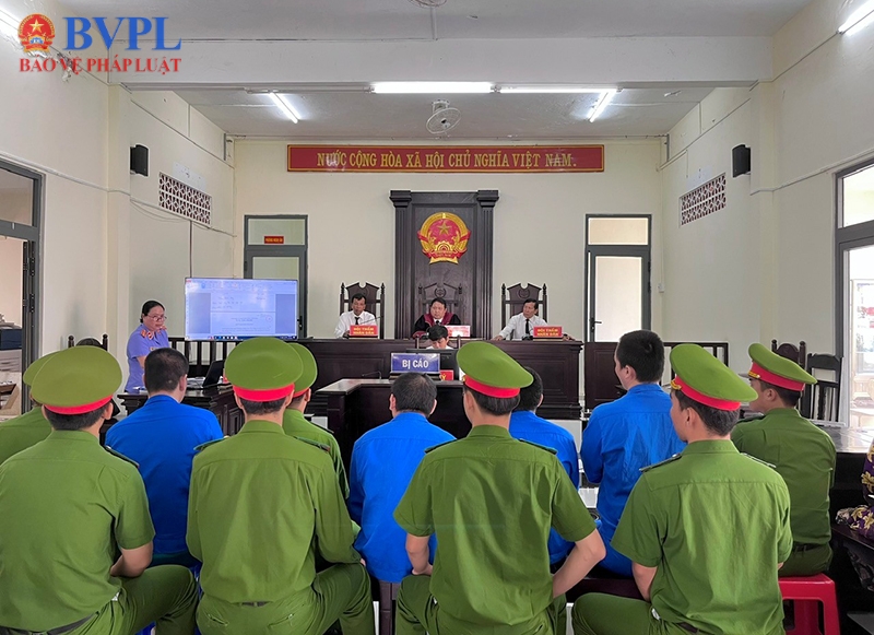 VKSND tối cao hướng dẫn tạm thời về trình chiếu tài liệu, chứng cứ tại phiên tòa xét xử các vụ án hình sự