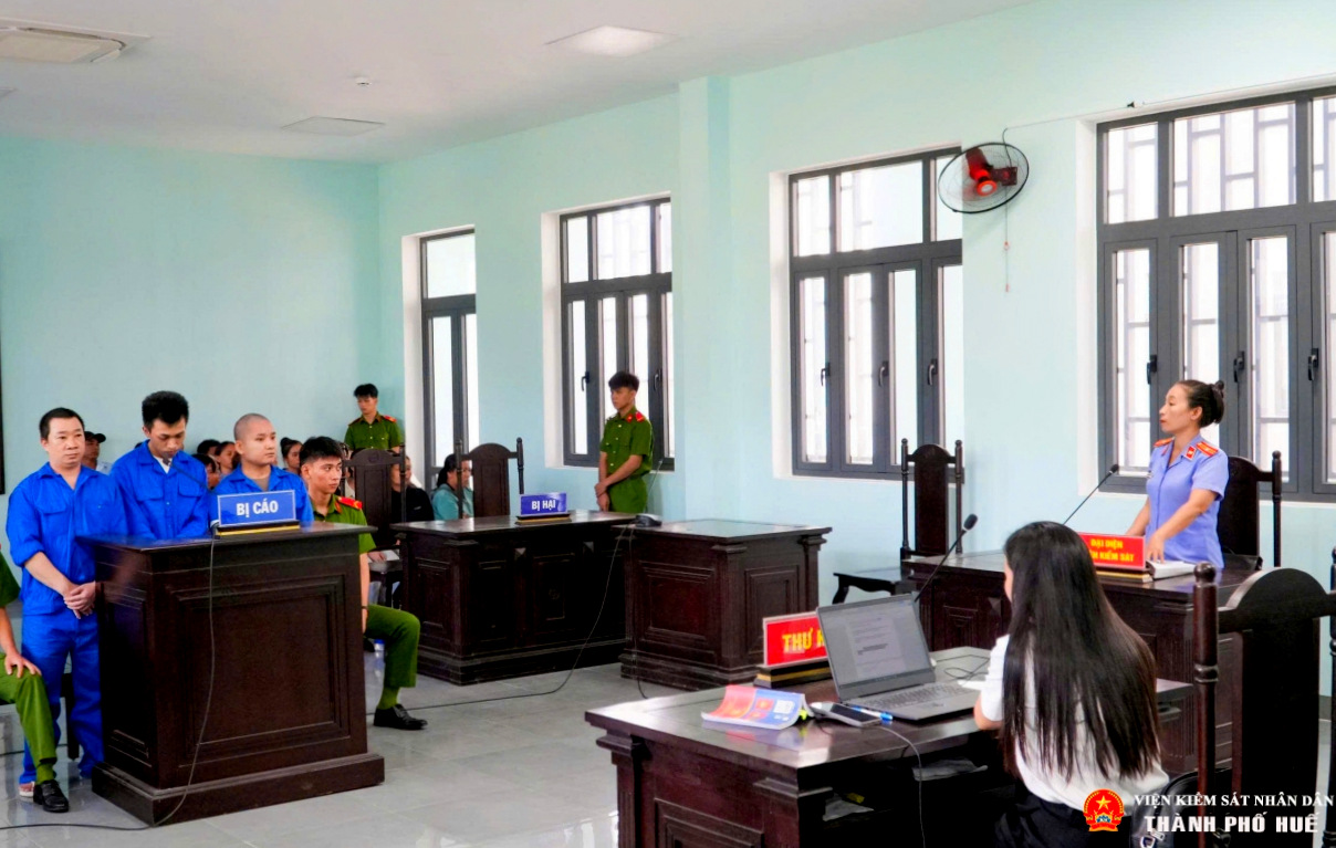 Tổ chức sử dụng ma túy, 3 bị cáo tại Huế lĩnh 18 năm 6 tháng tù