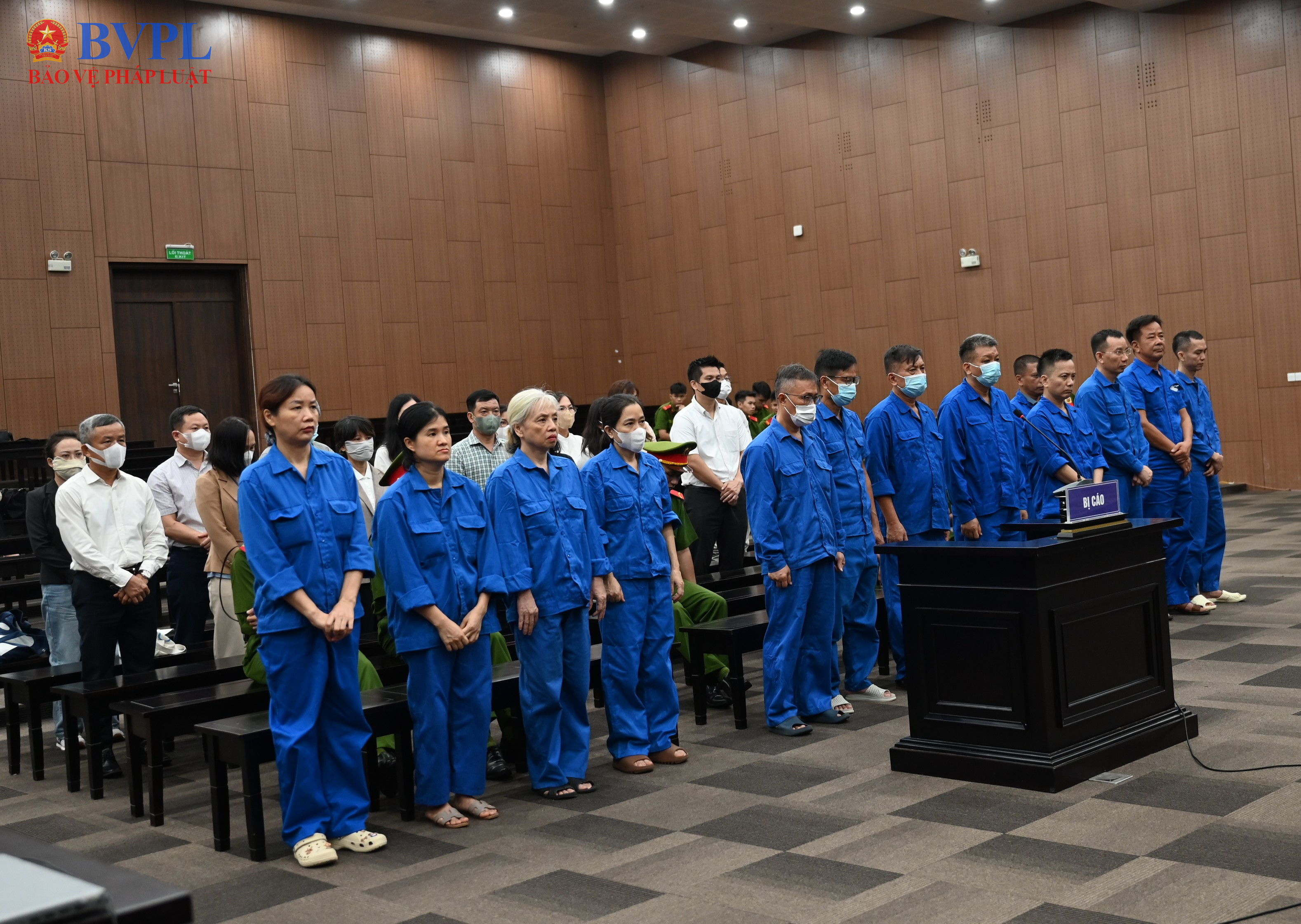 Cựu Thứ trưởng Nguyễn Bá Hoan và đồng phạm hầu tòa vụ nhận hối lộ hơn 30 tỉ đồng