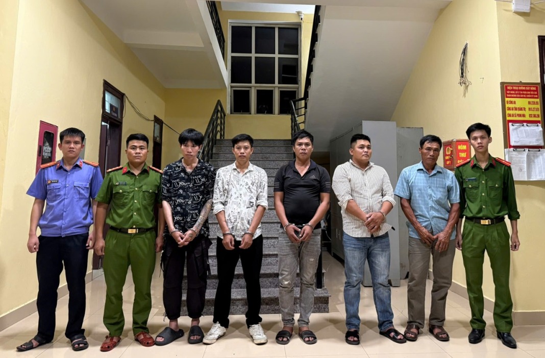 Phê chuẩn khởi tố 5 đối tượng gây rối trật tự công cộng