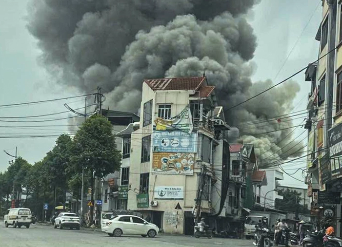 Cháy khu xưởng tại phường Chương Mỹ khiến 3 người tử vong