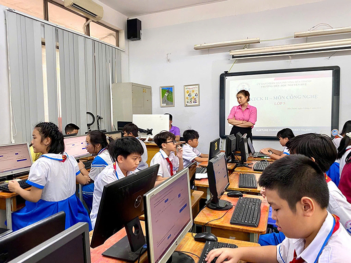 Đề xuất sử dụng học bạ số, học sinh kiểm tra định kì trên máy tính