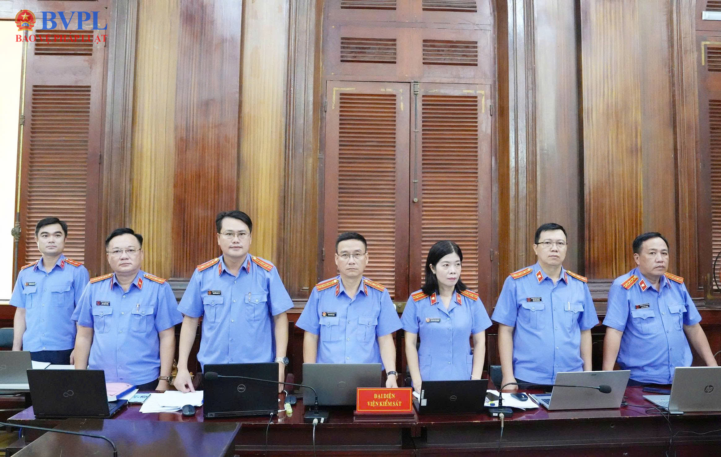 Những Kiểm sát viên thực hành quyền công tố và kiểm sát xét xử 227 bị cáo trong vụ án VN10