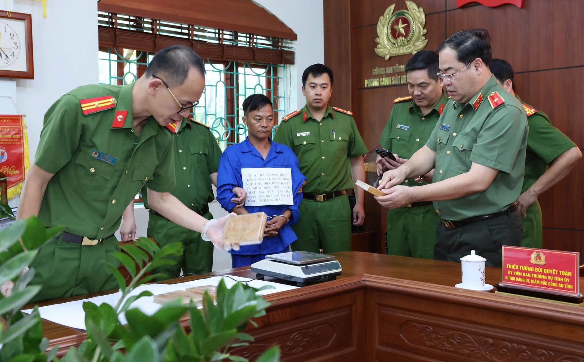 Phá thành công chuyên án 0826C, thu giữ 4 bánh heroin