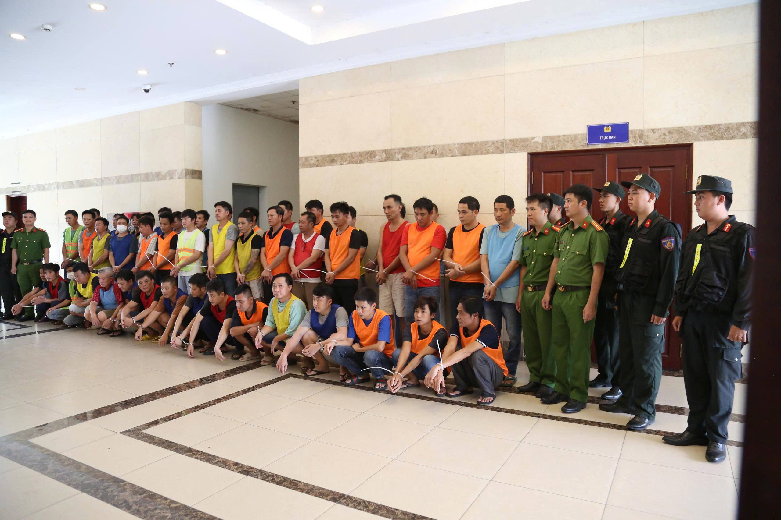 Khởi tố, bắt tạm giam 40 đối tượng về các tội “Tổ chức đánh bạc” và “Đánh bạc”
