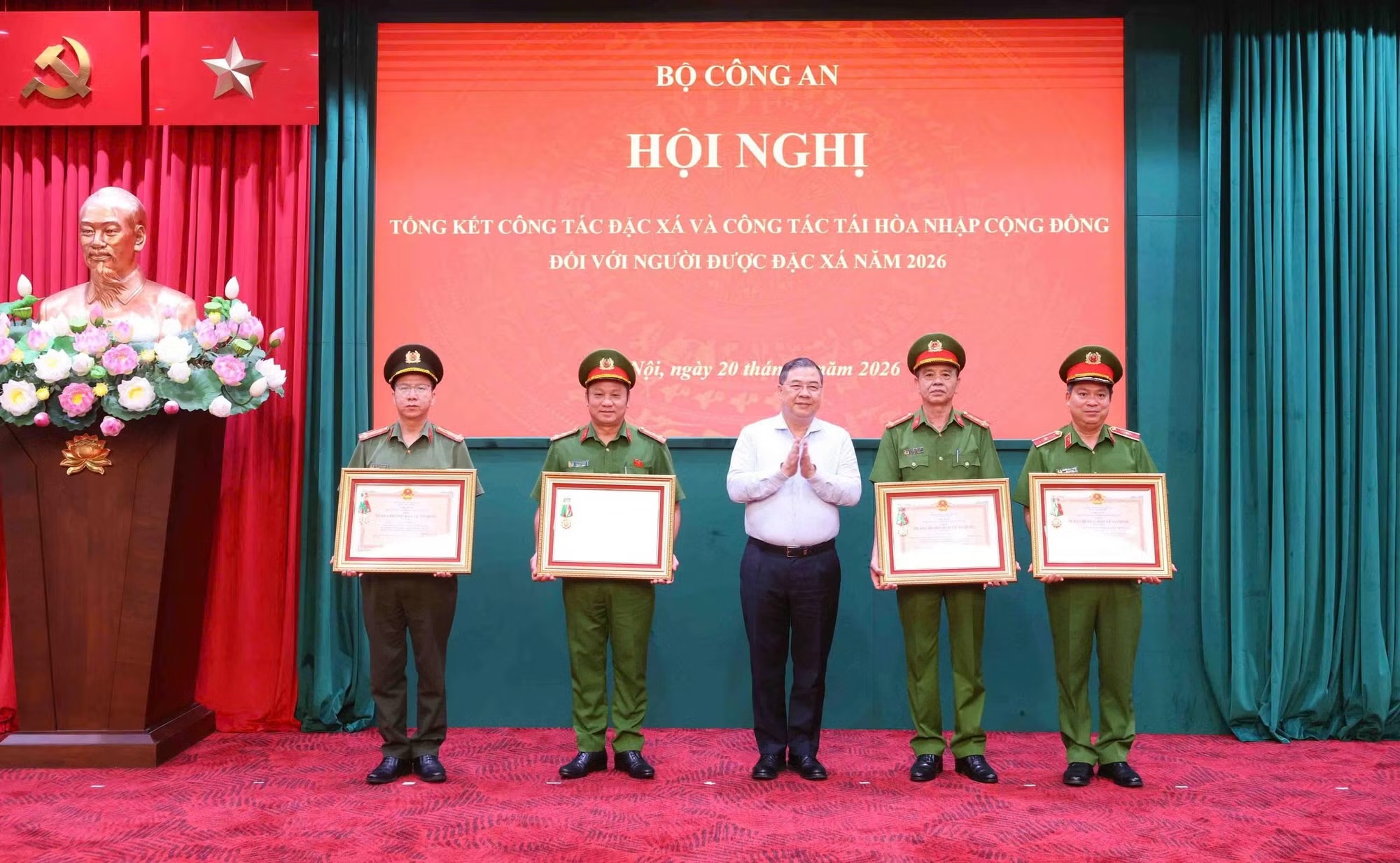 Quyết định đặc xá của Chủ tịch nước được thực hiện chặt chẽ, công khai, dân chủ, minh bạch và đúng quy định