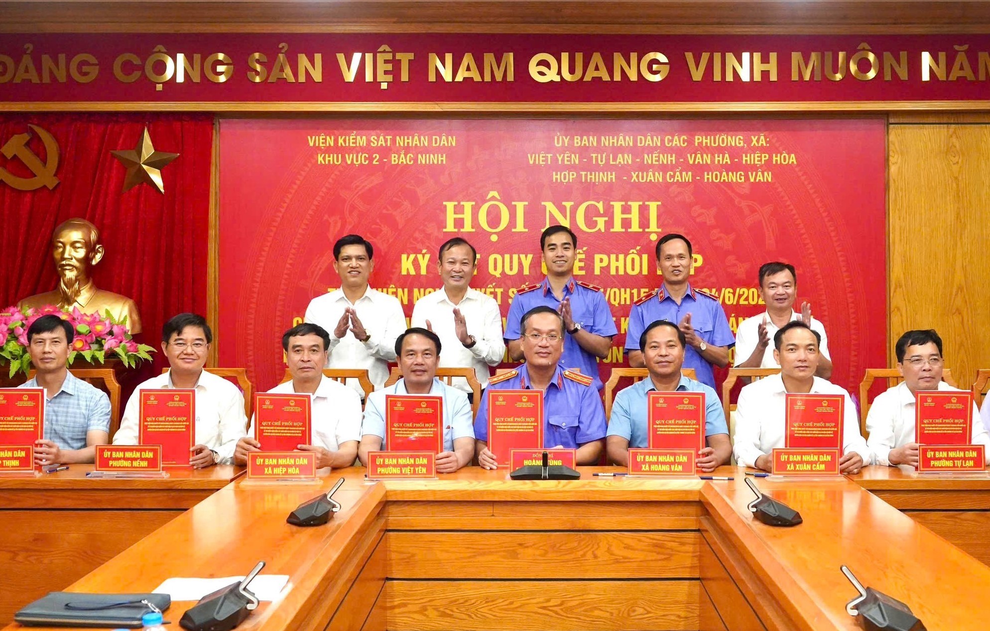 VKSND khu vực 2, tỉnh Bắc Ninh ký Quy chế phối hợp với 8 xã, phường thực hiện Nghị quyết 205