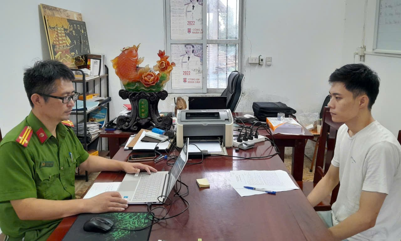 Khởi tố đối tượng mua bán trái phép cá thể rắn hổ chúa
