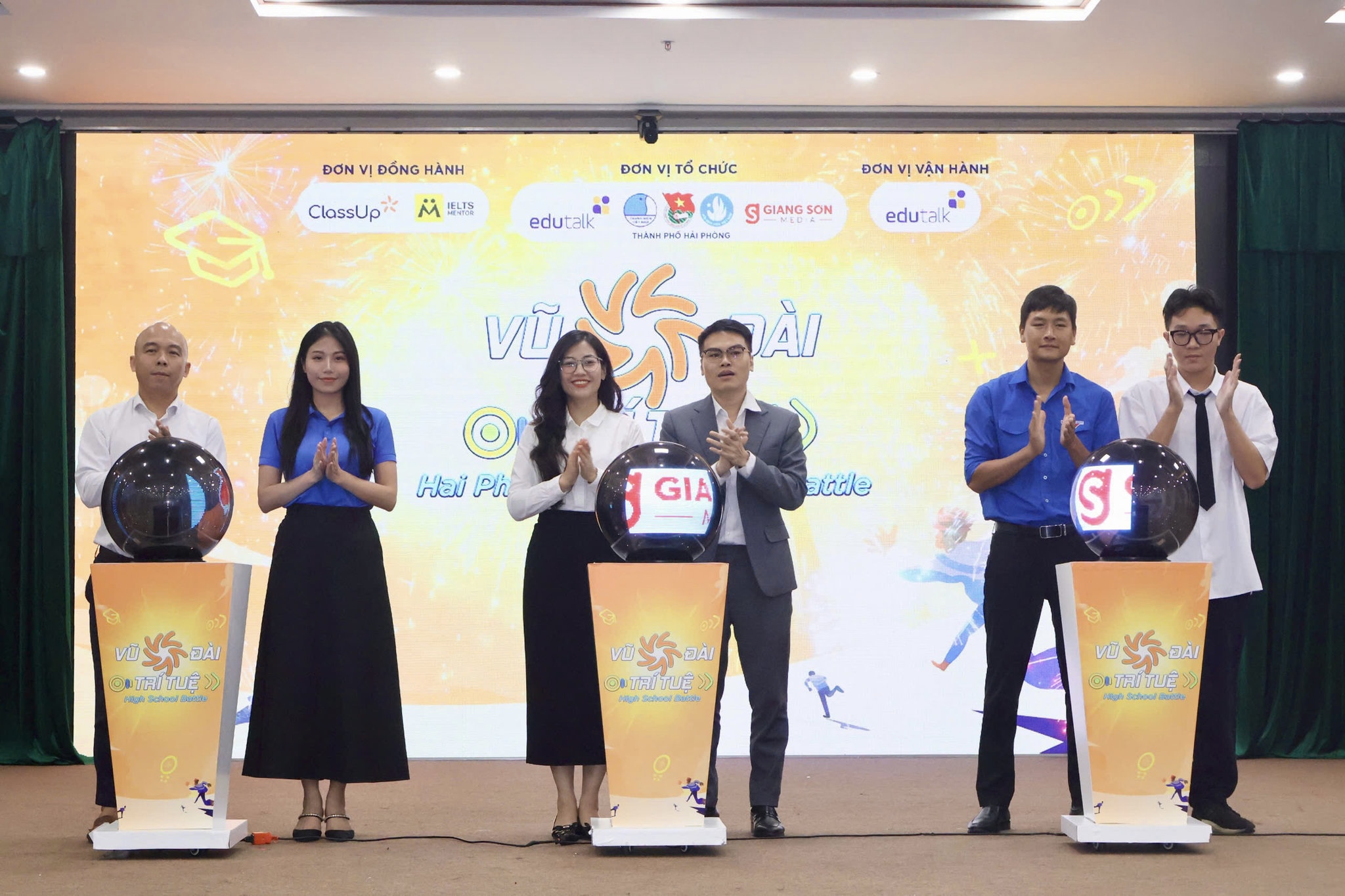 Tổ chức phát động cuộc thi tiếng Anh “Vũ đài trí tuệ”