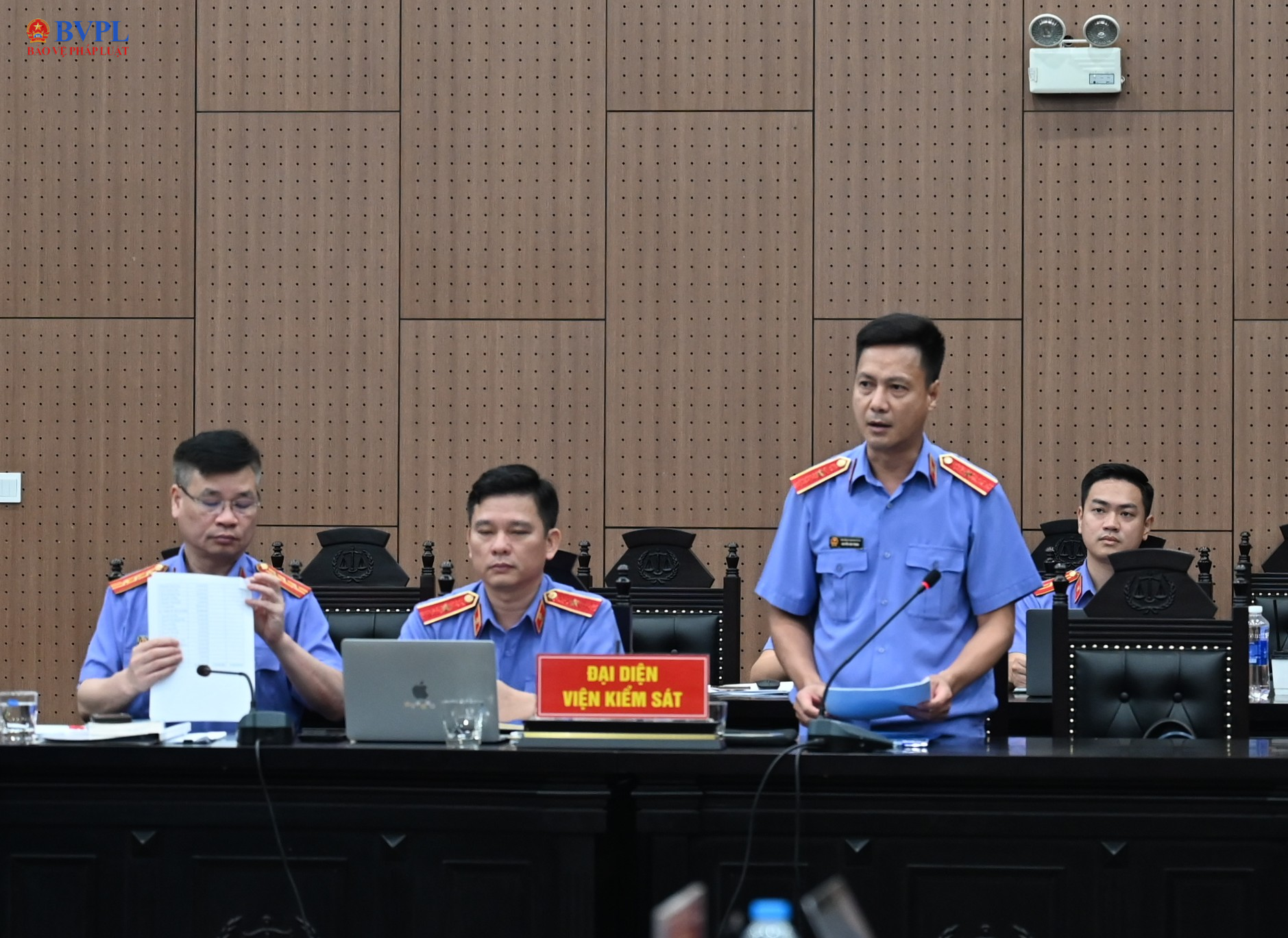 Viện kiểm sát lập luận, bác các quan điểm không có căn cứ