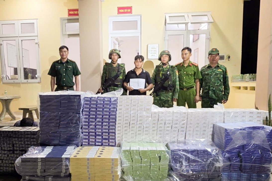 Chặn ôtô chở gần 15 000 bao thuốc lá lậu ở khu vực biên giới Tây Ninh