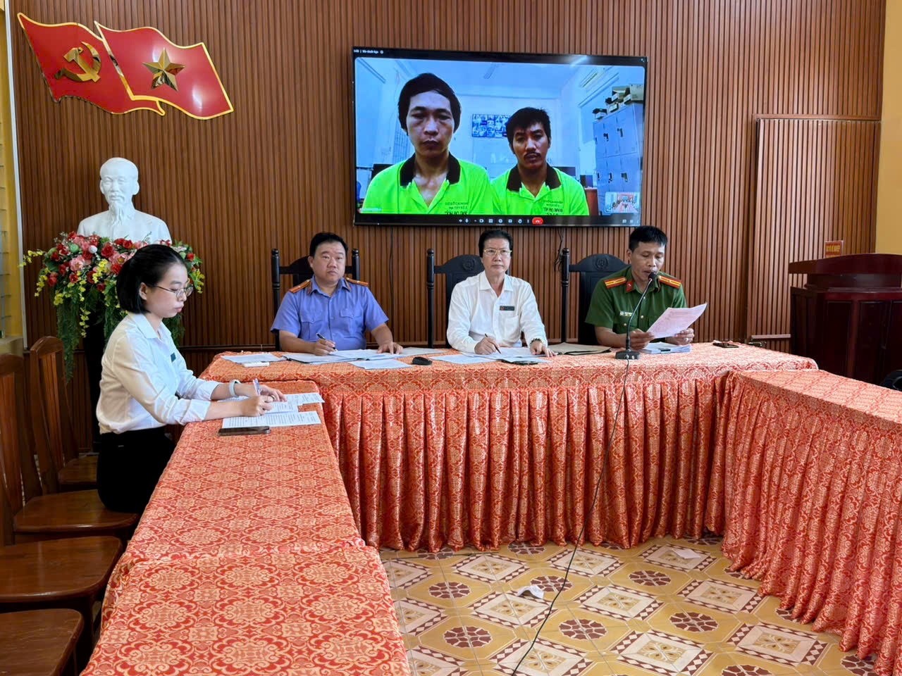 Tòa thống nhất đề nghị của Kiểm sát sát, đưa hai đối tượng đi cai nghiện bắt buộc