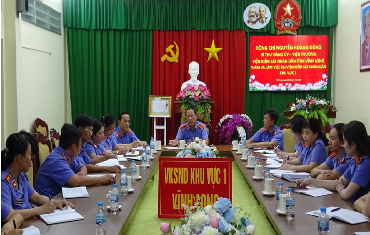 Viện trưởng VKSND tỉnh Vĩnh Long thăm và làm việc tại VKSND khu vực 1
