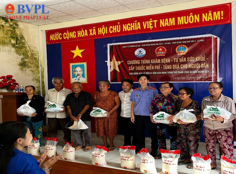 Tuổi trẻ VKSND khu vực 8, tỉnh Cà Mau chung tay chăm sóc sức khỏe người dân