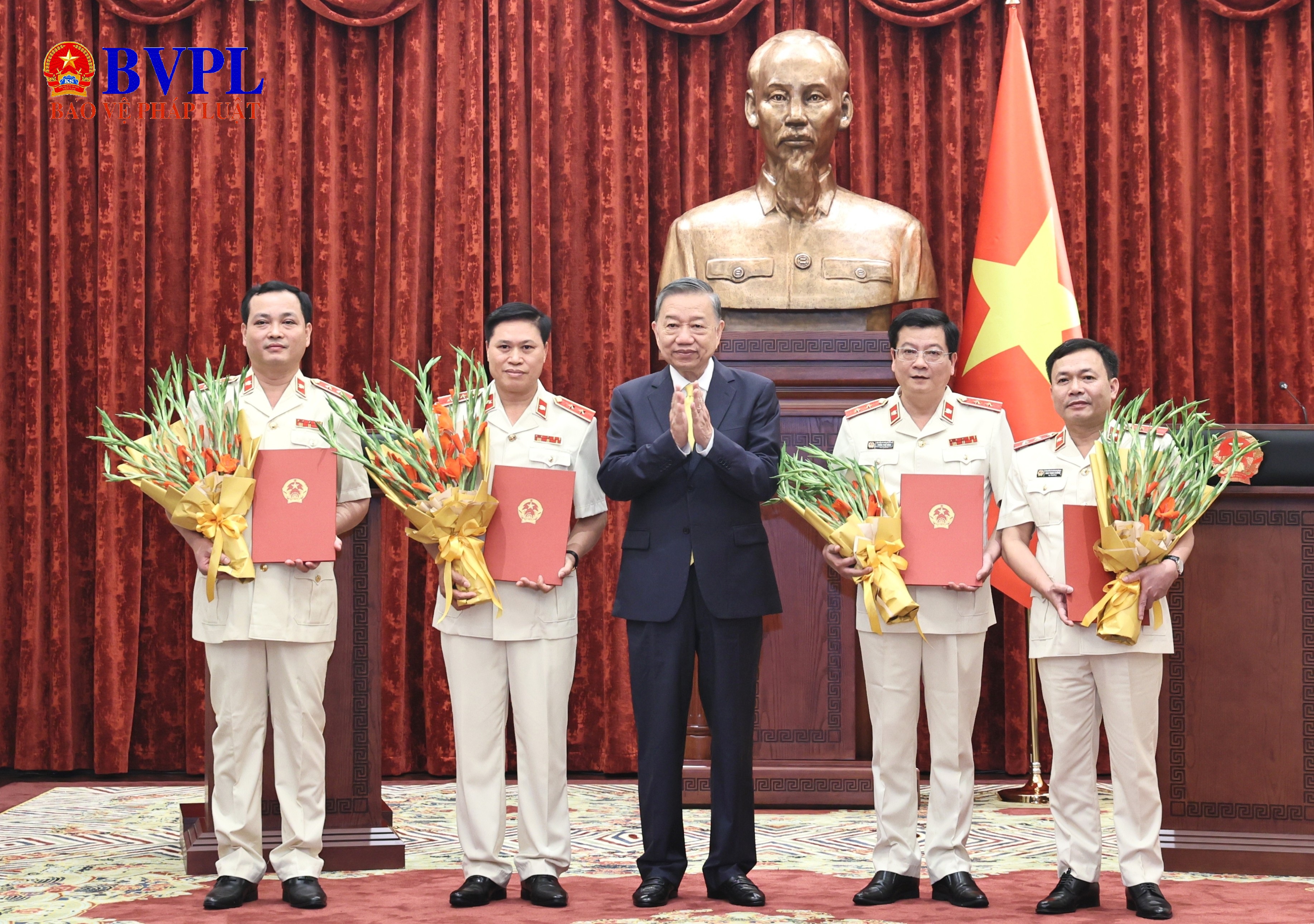 Tổng Bí thư, Chủ tịch nước trao Quyết định bổ nhiệm Kiểm sát viên VKSND tối cao