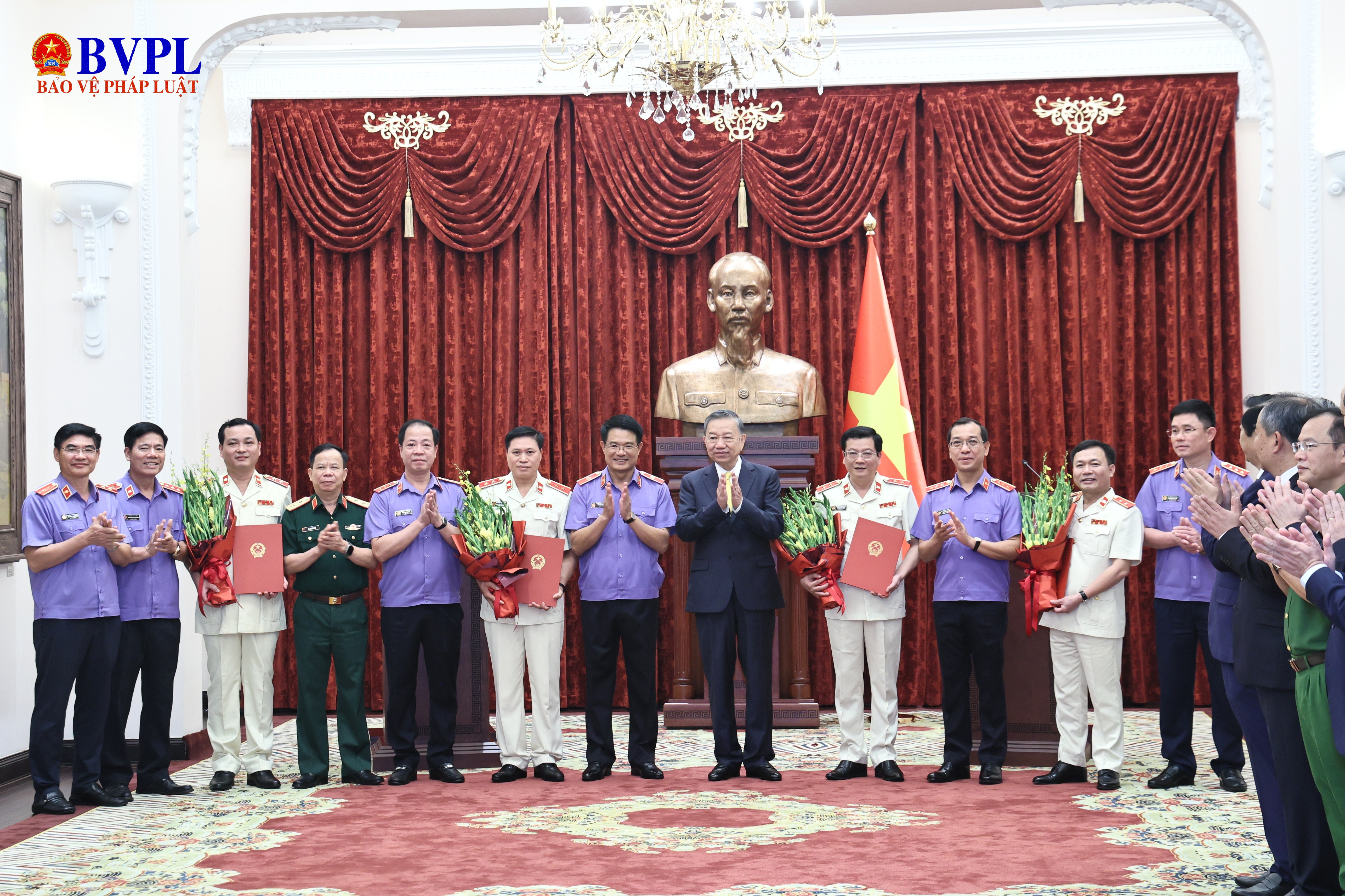 Tổng Bí thư, Chủ tịch nước Tô Lâm trao Quyết định bổ nhiệm Kiểm sát viên VKSND tối cao
