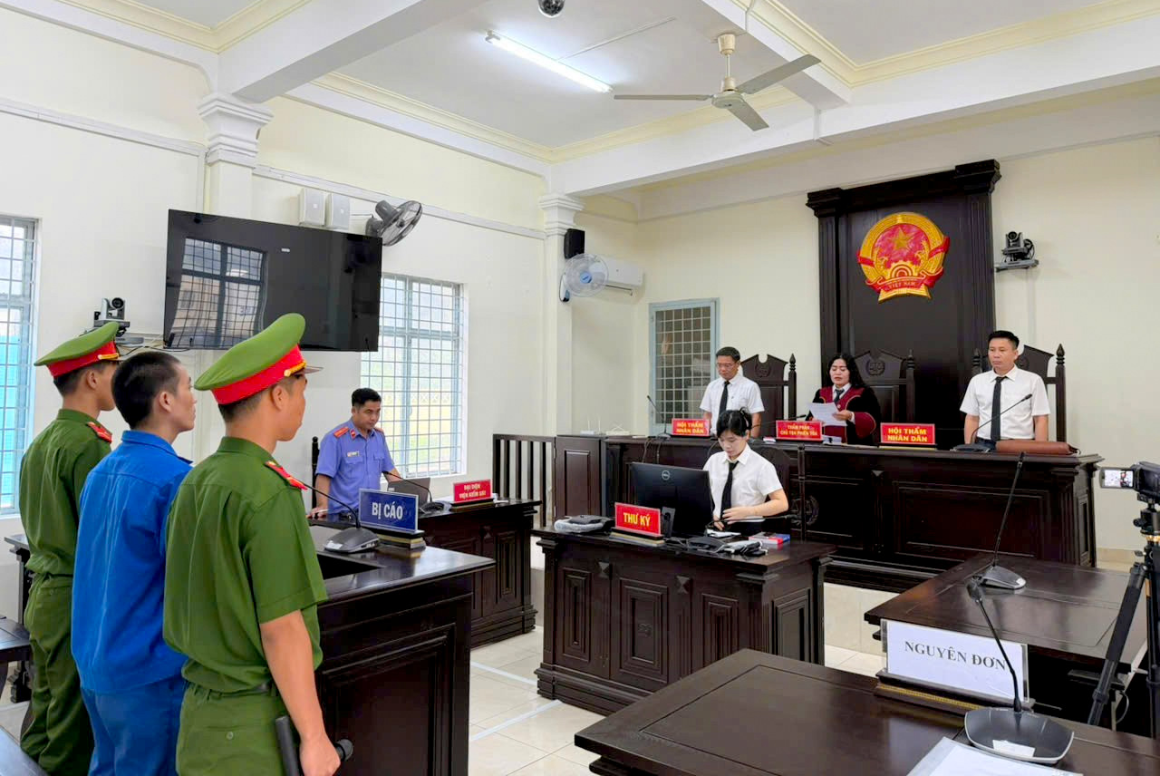 Quảng Ngãi VKSND khu vực 11 phối hợp tổ chức phiên tòa hình sự rút kinh nghiệm