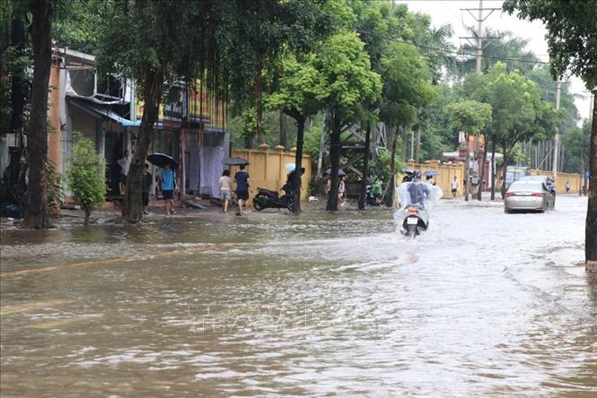 Bắc Bộ mưa dông, cảnh báo lũ trên sông Thương và sông Cầu