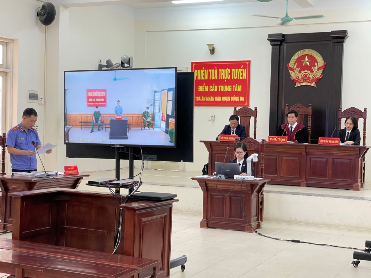 Bài 4 Đổi mới phương thức hoạt động tố tụng hình sự theo hướng thực hiện tố tụng điện tử