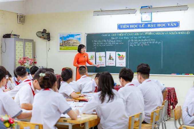 Trường sáp nhập, phó hiệu trưởng nghỉ việc có được trợ cấp không