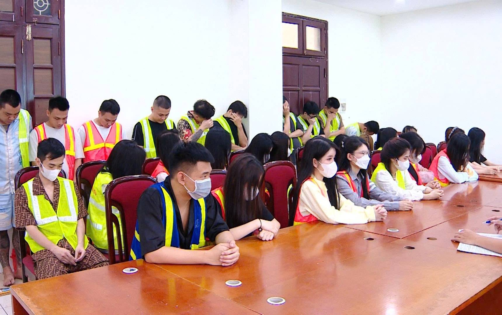 Triệt phá đường dây mua bán, san chiết tinh dầu ma tuý núp bóng thuốc lá điện tử