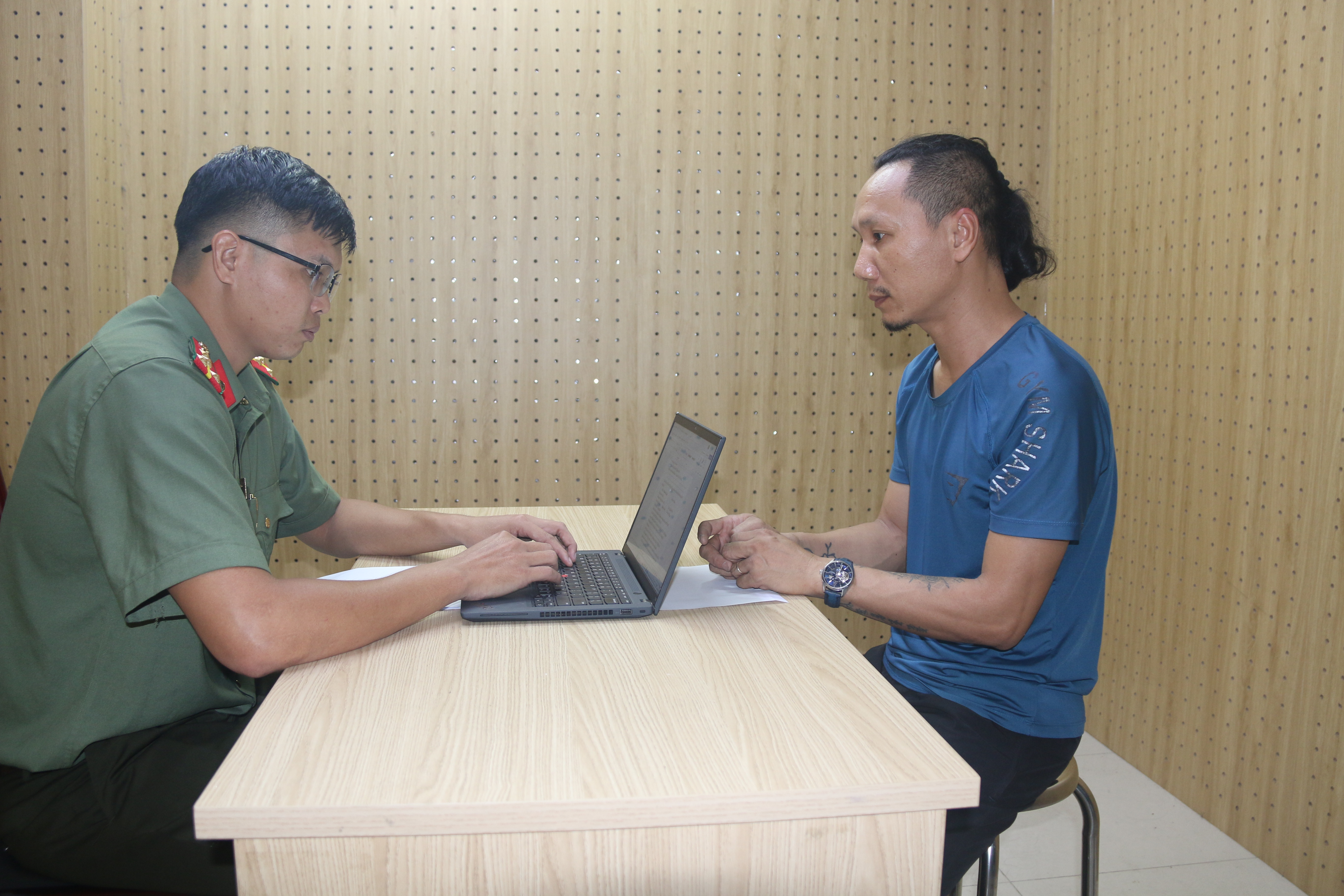 Khởi tố, bắt tạm giam người đàn ông thả diều gần sân bay Tân Sơn Nhất