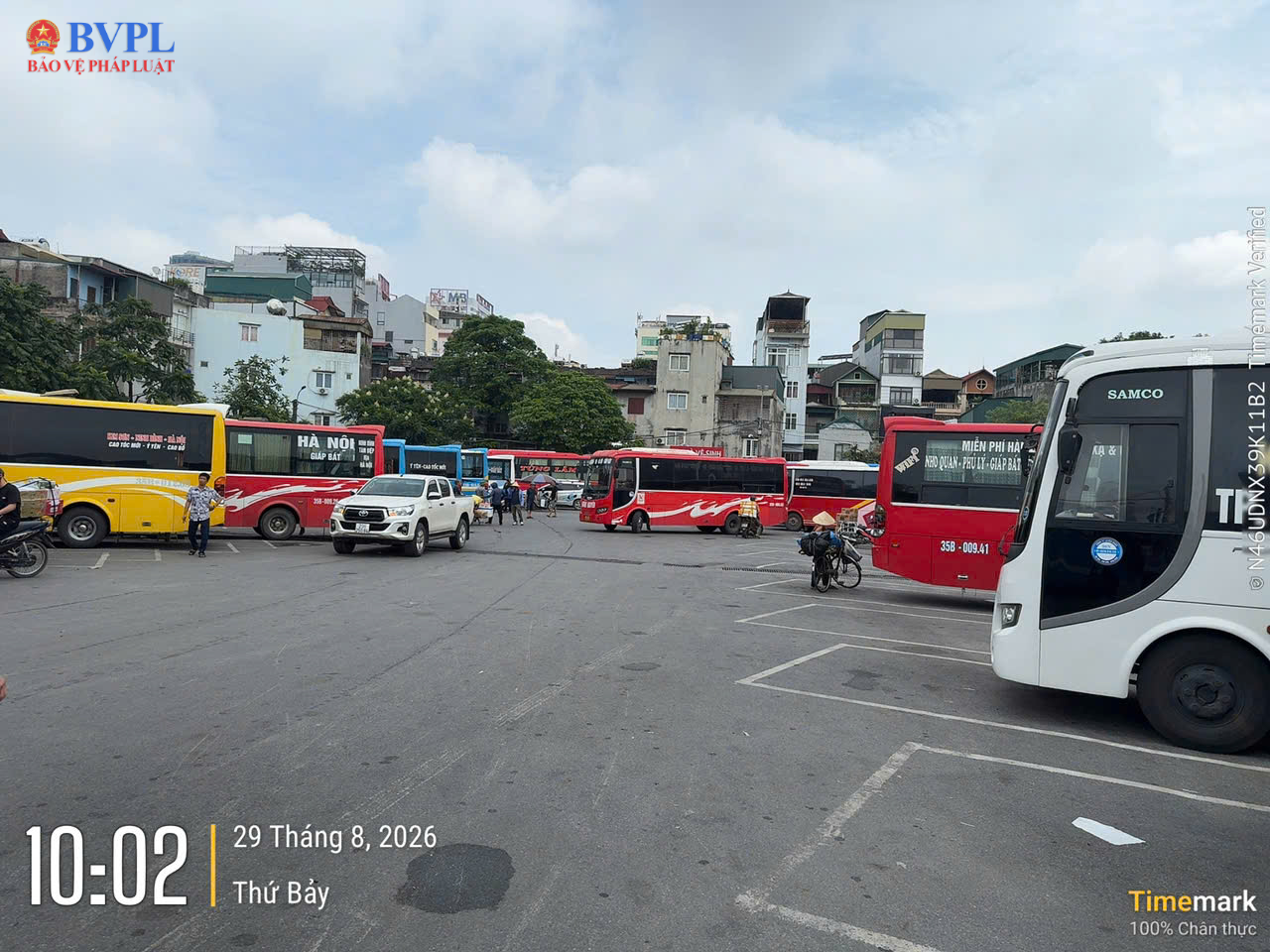 Bến xe Hà Nội chưa đông, nhiều tuyến còn vắng khách