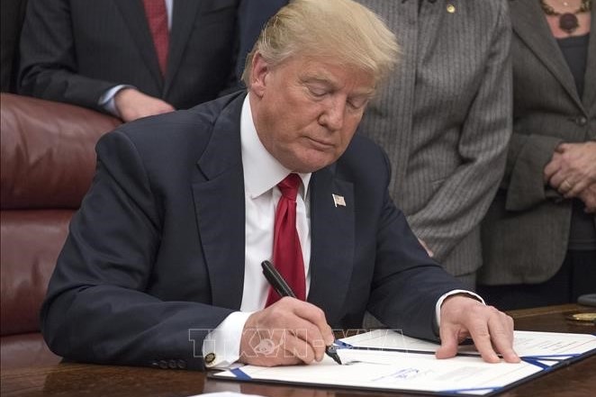 Tổng thống Donald Trump ký sắc lệnh mở đường thành lập Học viện Không gian Mỹ