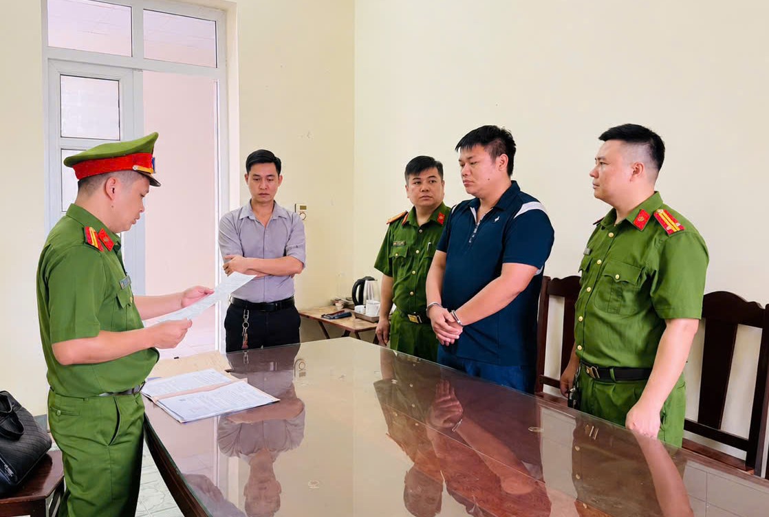 Lợi dụng xử lý chất thải sau vụ cháy, đổ gần 290 tấn ra môi trường