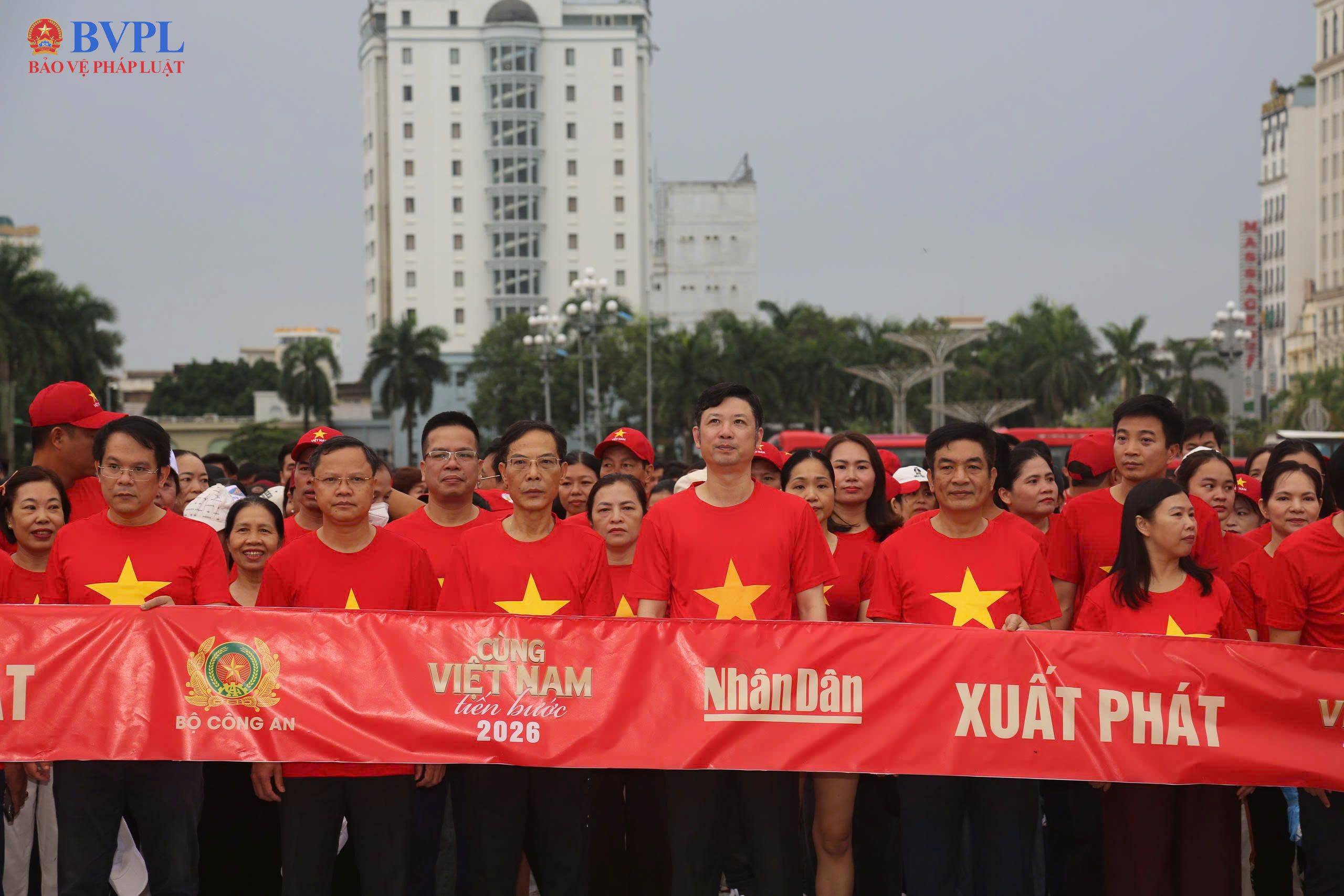 Hàng nghìn người dân Thanh Hóa hòa nhịp bước, hưởng ứng “Cùng Việt Nam tiến bước” lần thứ hai