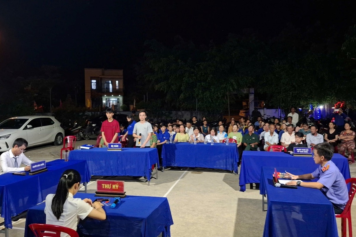 Chi đoàn VKSND khu vực 7, TP Đà Nẵng phối hợp tổ chức phiên tòa giả định