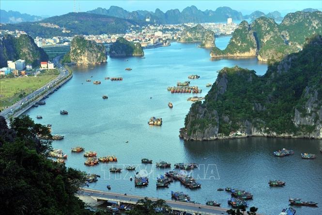 Nghị quyết của Bộ Chính trị về phát triển các vùng và tổ chức không gian phát triển quốc gia trong giai đoạn mới