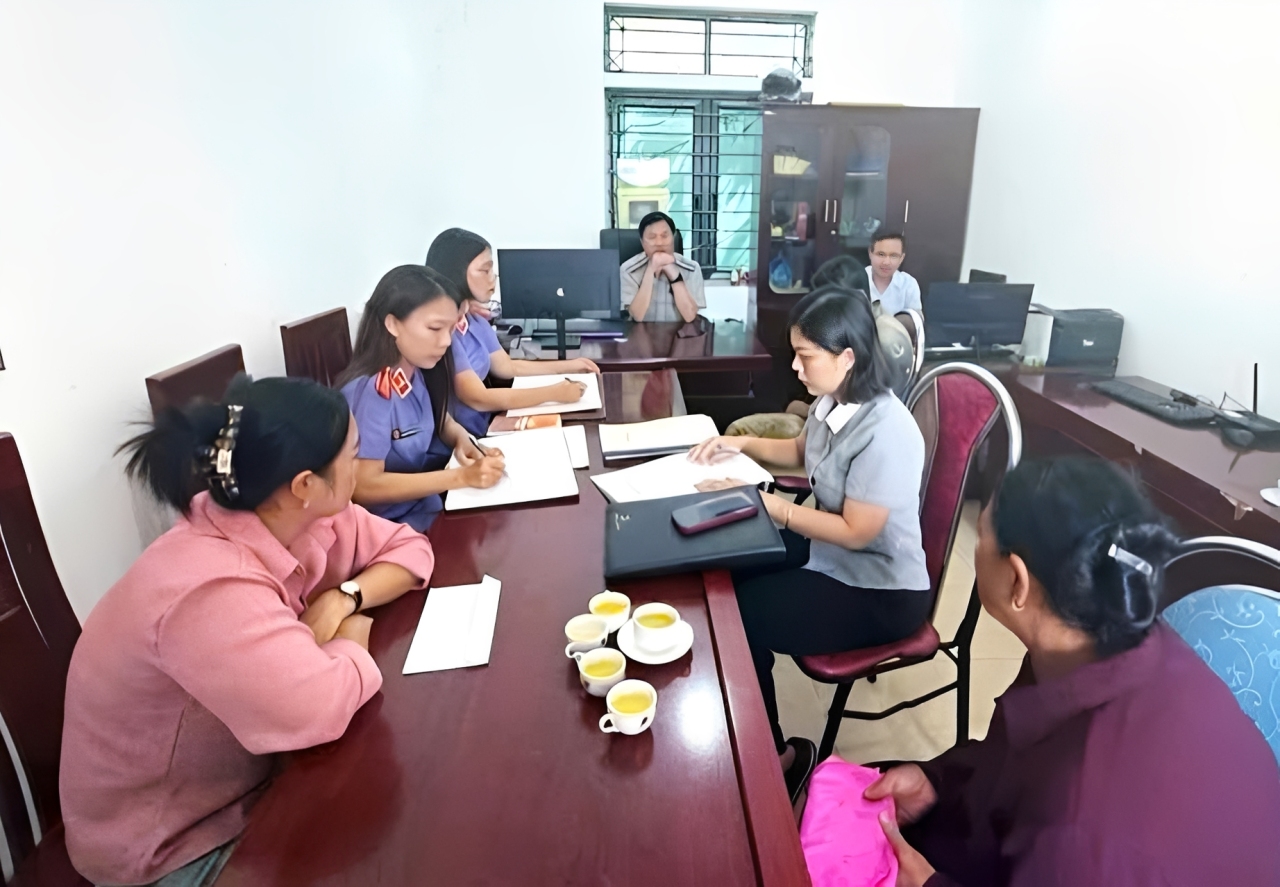 VKSND khu vực 7, tỉnh Phú Thọ phối hợp tháo gỡ vụ thi hành án kéo dài hơn 13 năm