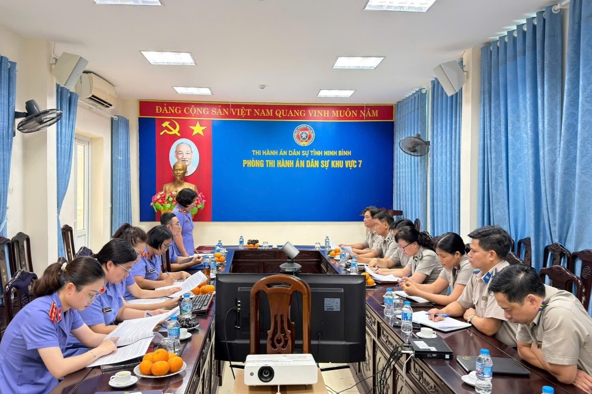 VKSND khu vực 7, tỉnh Ninh Bình trực tiếp kiểm sát công tác thi hành án dân sự
