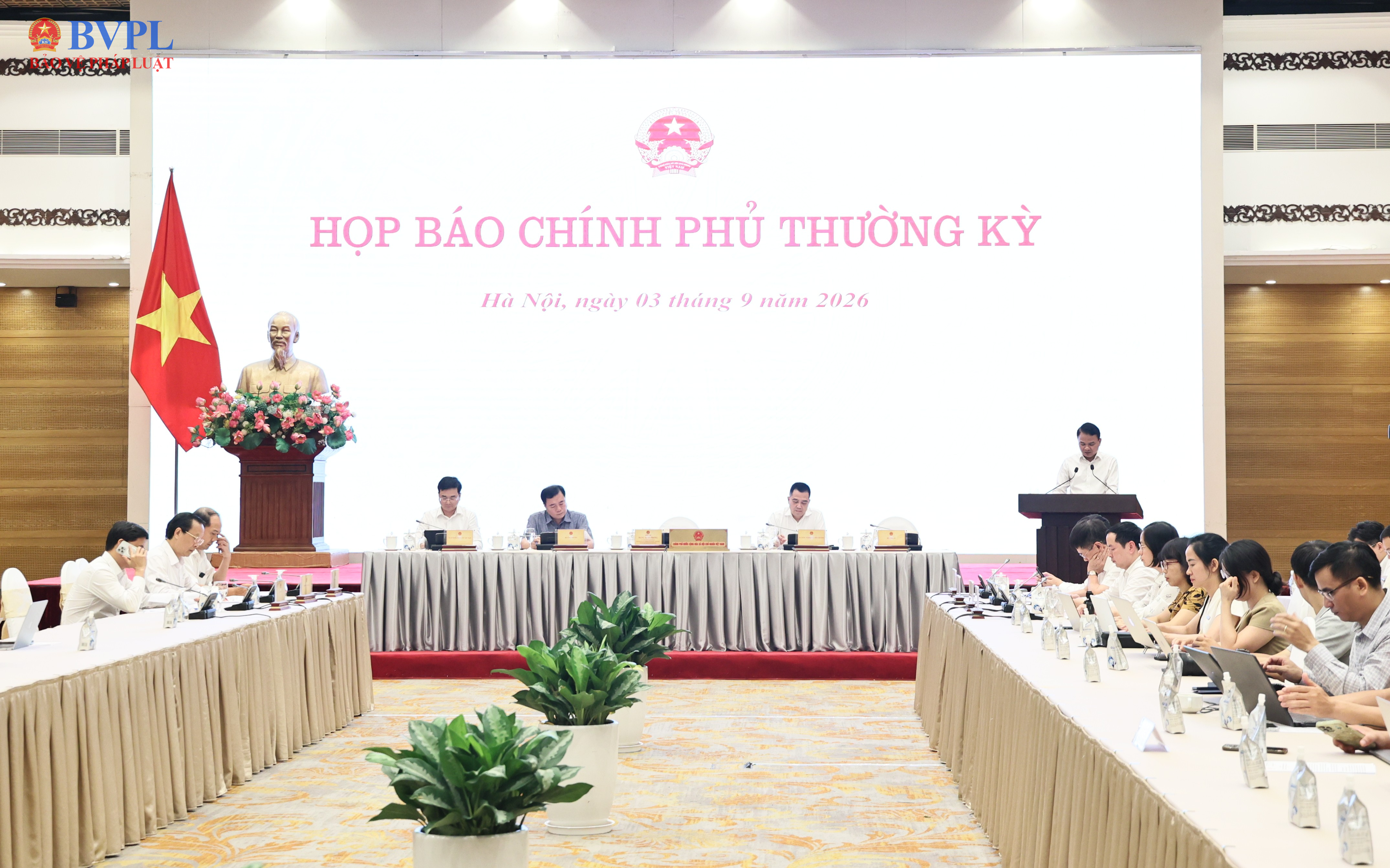 Tình hình kinh tế - xã hội tiếp tục đạt nhiều kết quả tích cực, kinh tế vĩ mô ổn định