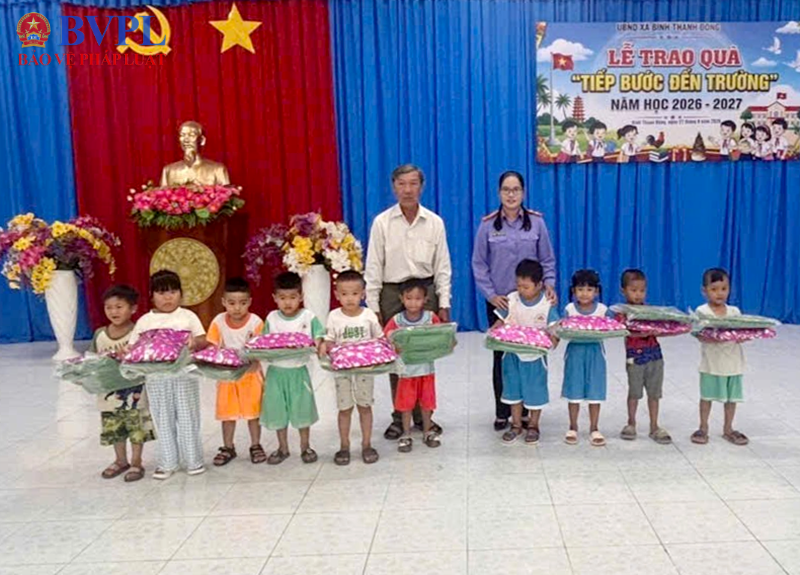 “Tiếp bước đến trường” cùng học sinh khó khăn