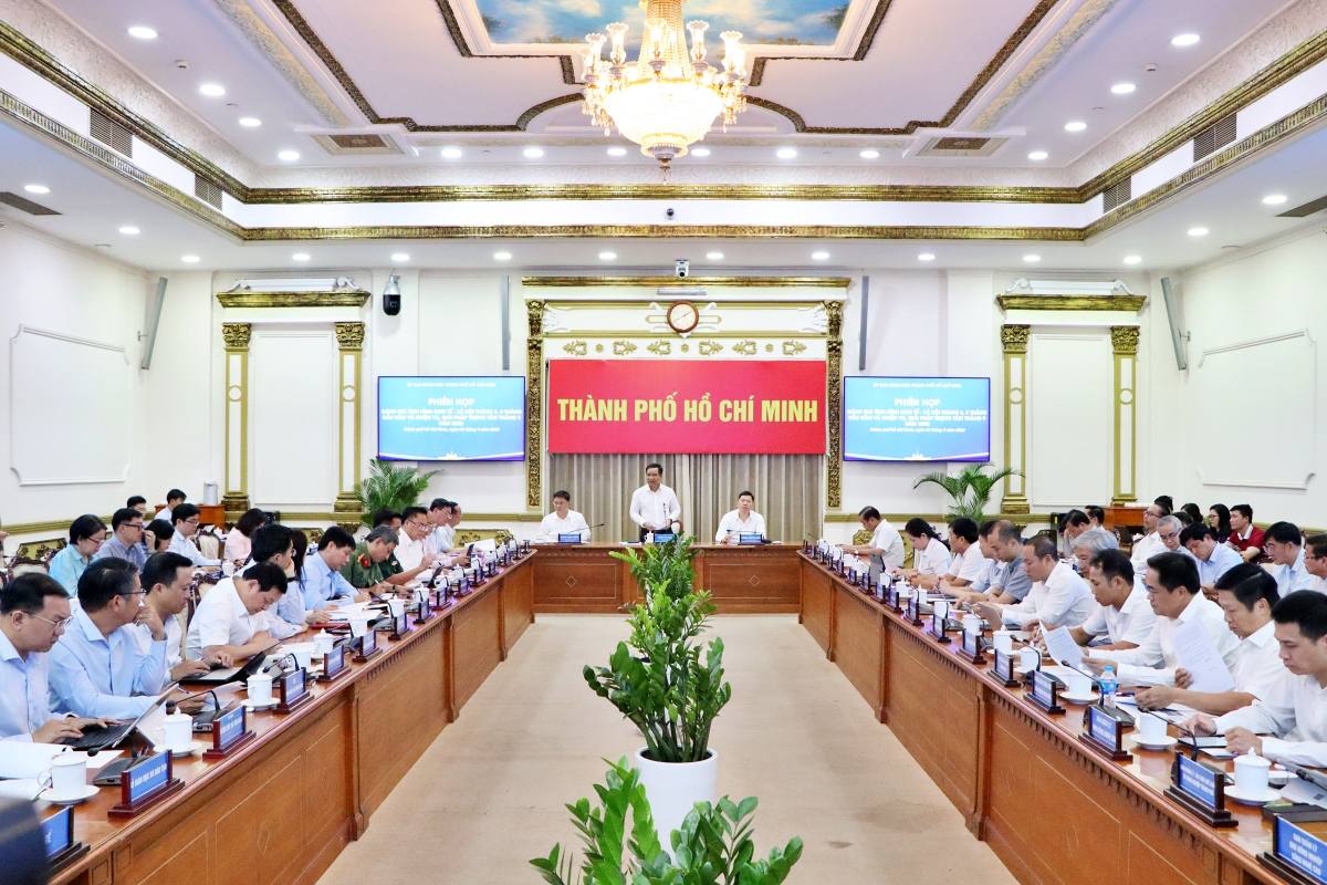 TP Hồ Chí Minh thu ngân sách vượt 624 000 tỉ đồng, kinh tế 8 tháng đầu năm tăng trưởng tích cực