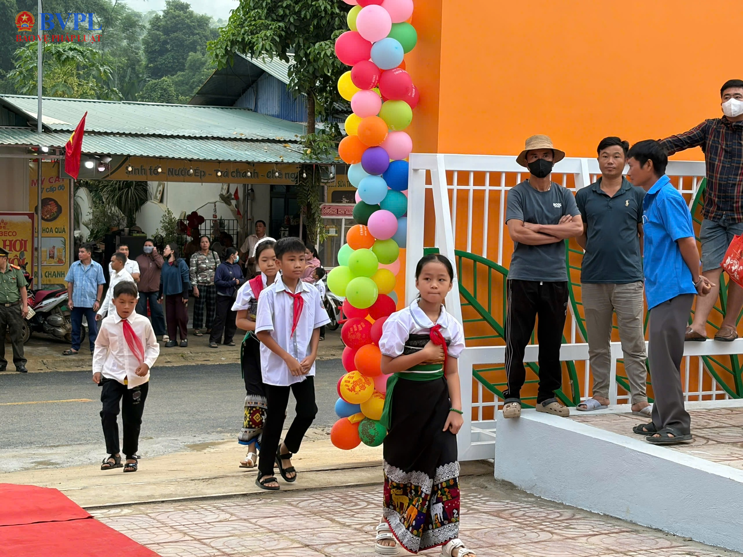 Trẻ em vùng cao không còn bữa ăn đứt quãng